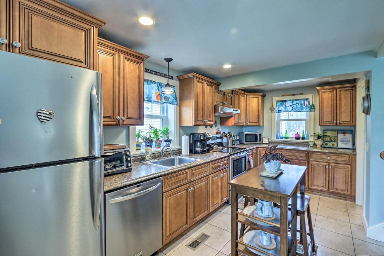 Remodeled Farmhouse In Waterford Near 2 Beaches! エクステリア 写真