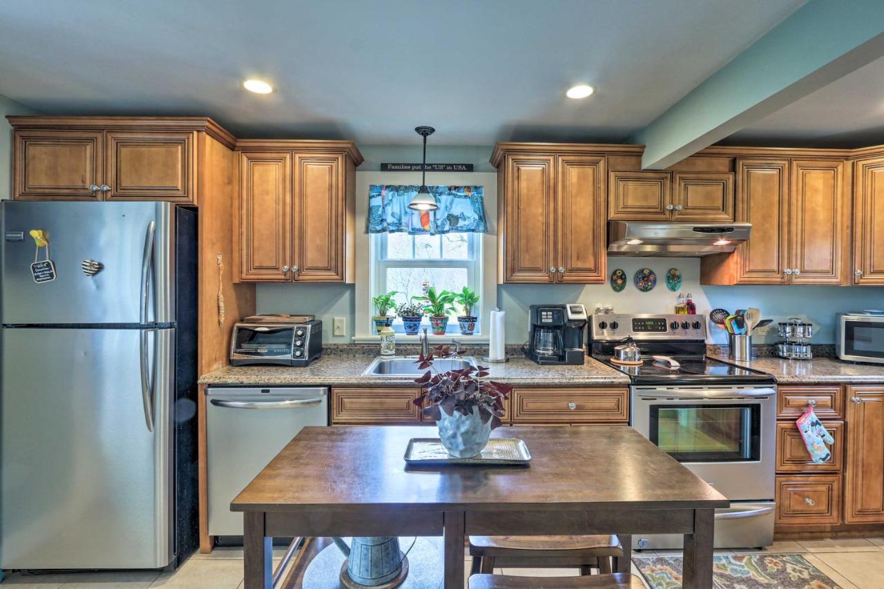 Remodeled Farmhouse In Waterford Near 2 Beaches! エクステリア 写真