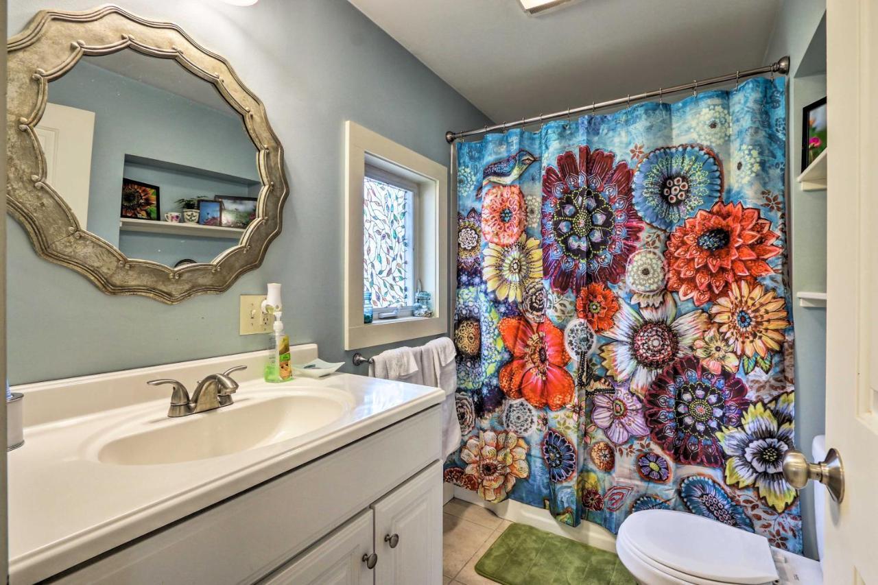 Remodeled Farmhouse In Waterford Near 2 Beaches! エクステリア 写真