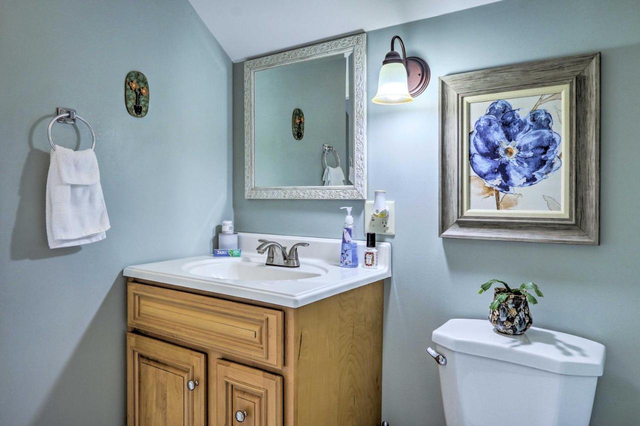 Remodeled Farmhouse In Waterford Near 2 Beaches! エクステリア 写真